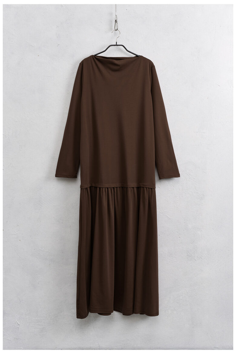 Kleita Šokolādes krāsā